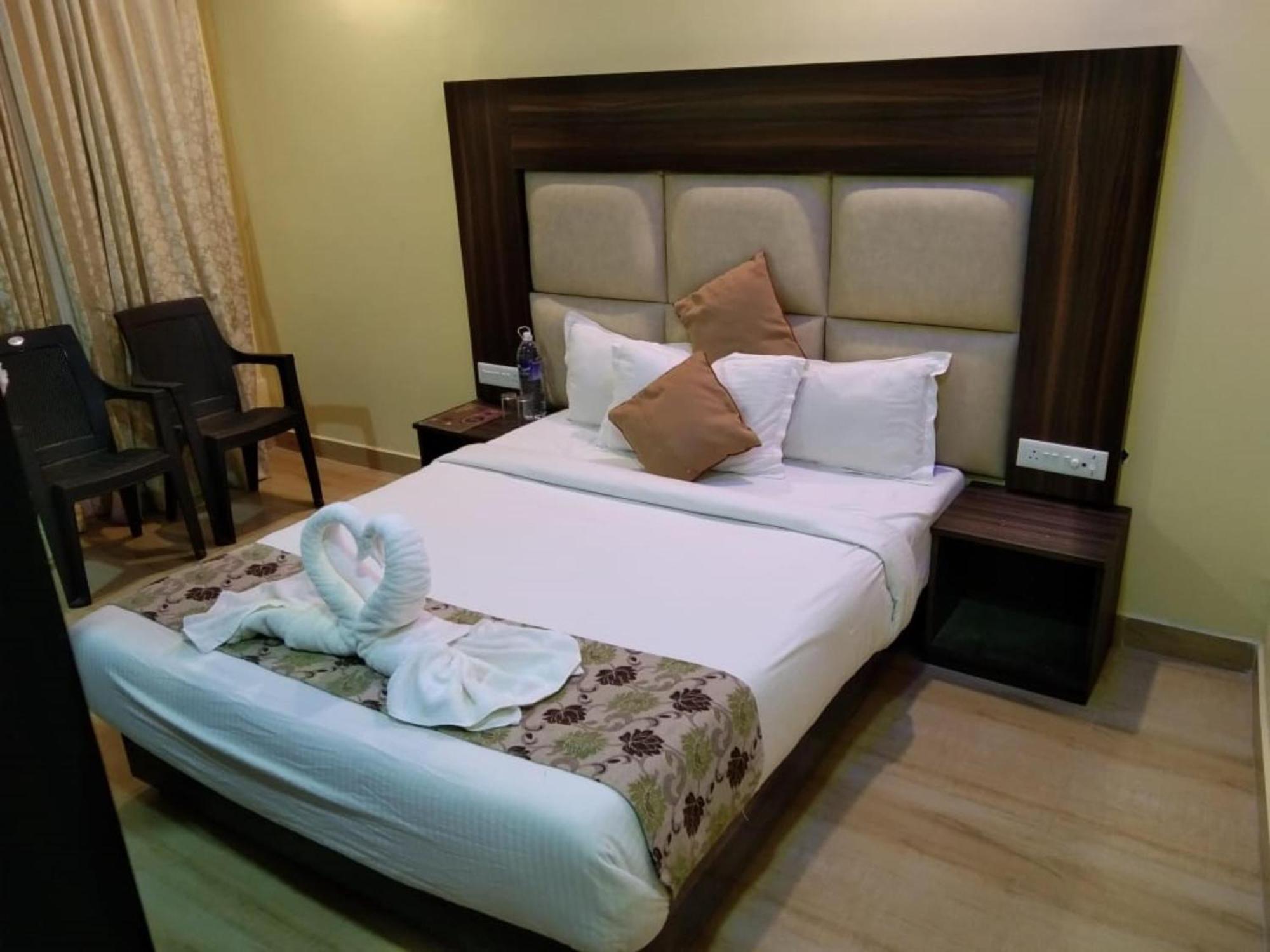 Gold India Beach Resort Govind Nagar Exterior photo