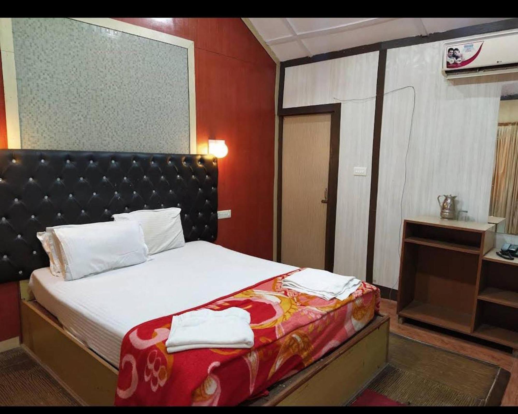 Gold India Beach Resort Govind Nagar Exterior photo